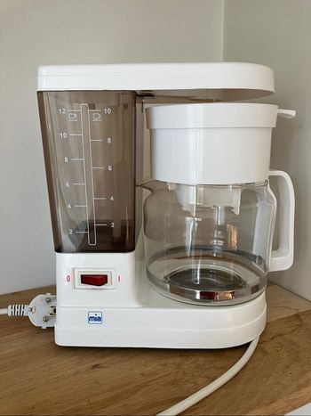 Cafetière blanche