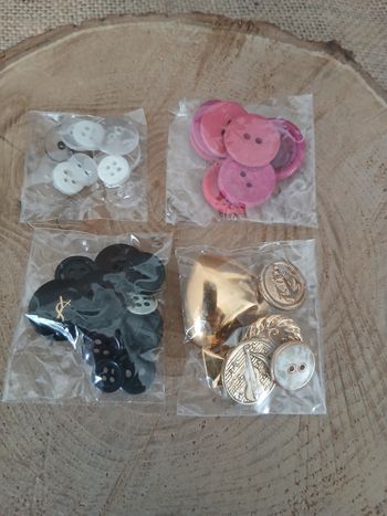 Lot de 4 sachets de boutons