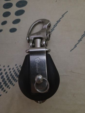 Poulie ouvrante à mousqueton WICHARD cordage max 18mm