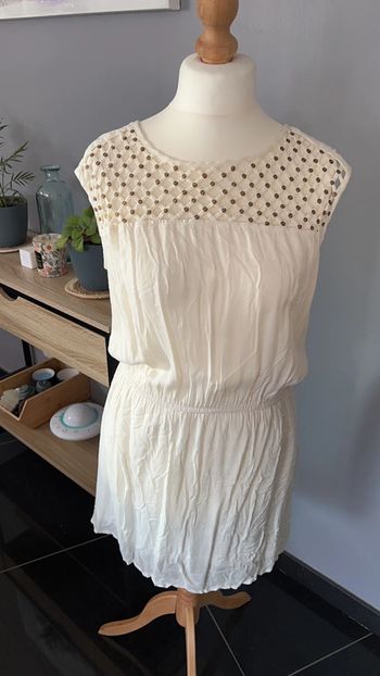 Robe blanche ceinturée Camaïeu