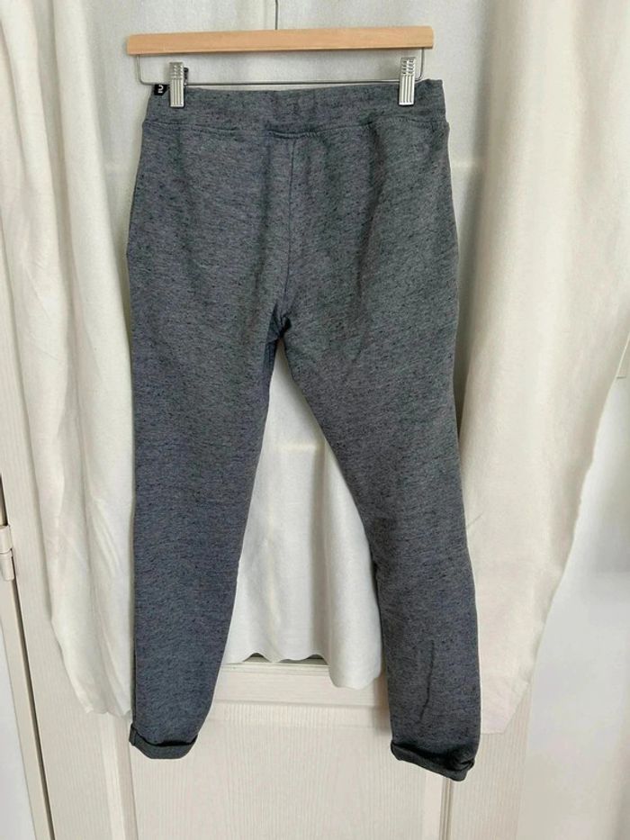 Jogging gris - photo numéro 3
