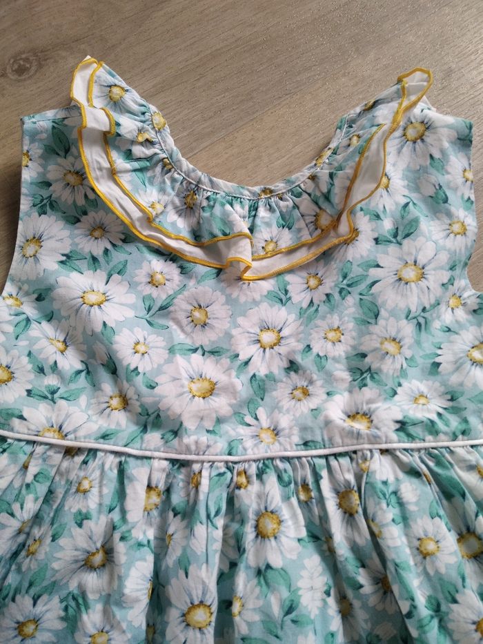 Jolie robe à col - photo numéro 2