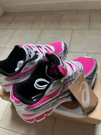 Paire Asics Gel Kayano 14 Rose