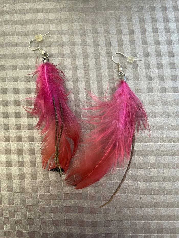 Boucle d oreilles plumes rose