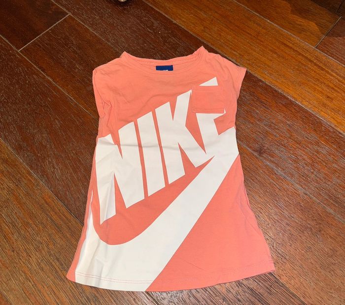 Robe Nike  24 mois