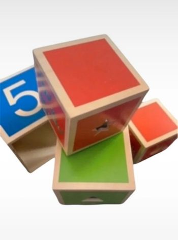 Cube d’activité en bois