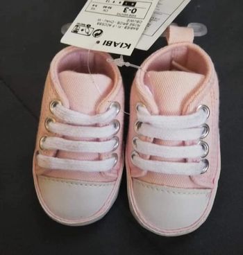 Chaussure fille 0/3 mois neuve