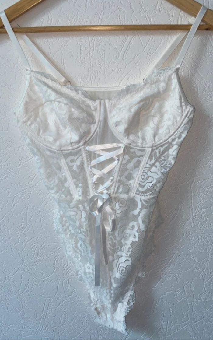 Body blanc en dentelle