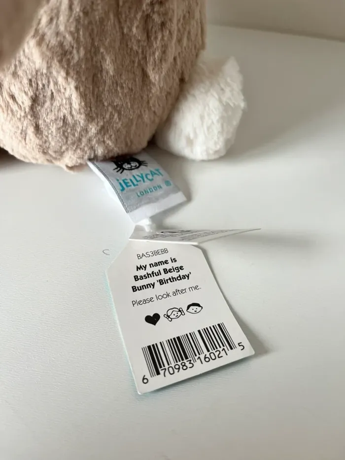 Medium bashful birthday bunny beige Jellycat - photo numéro 3
