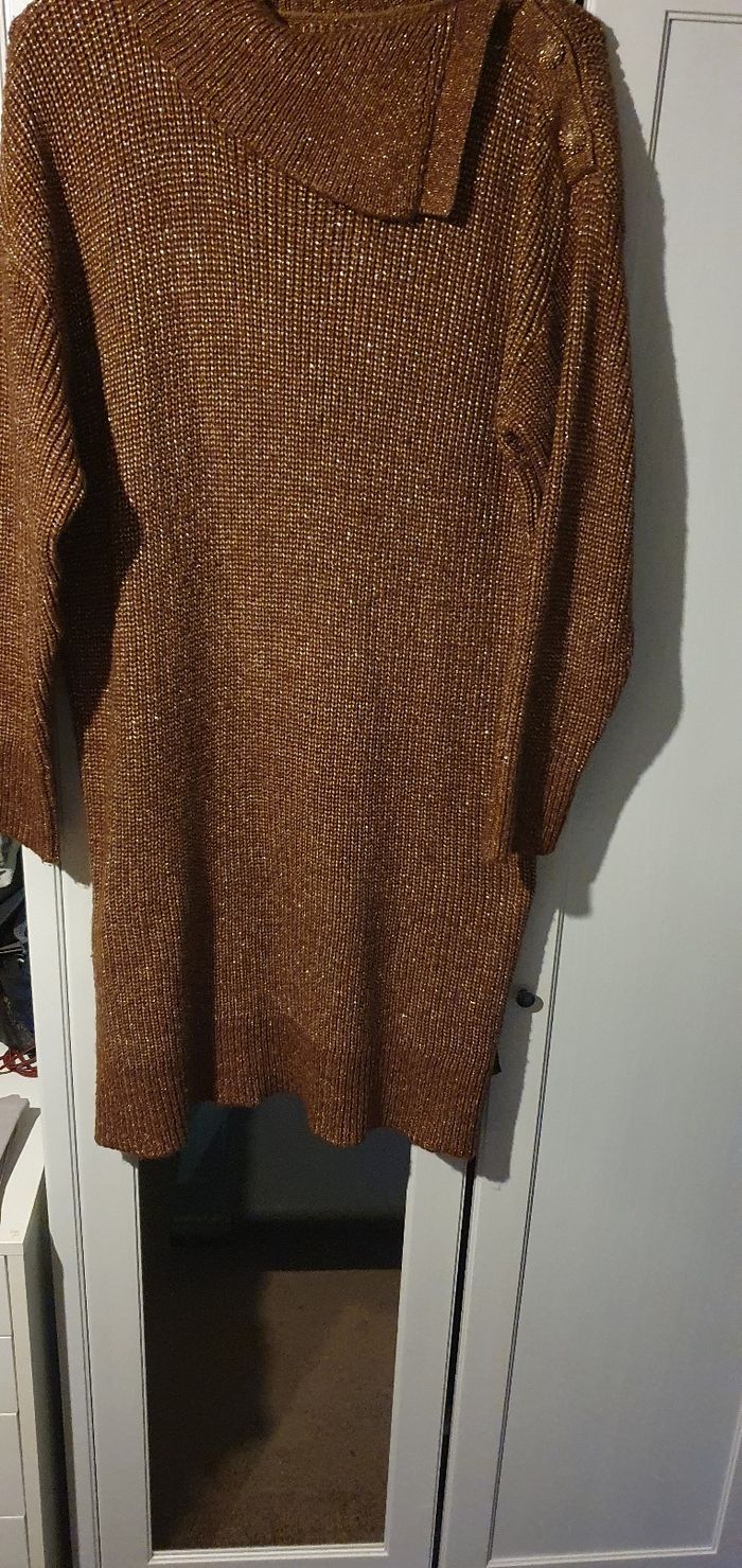 robe en laine brillante  10euro - photo numéro 4