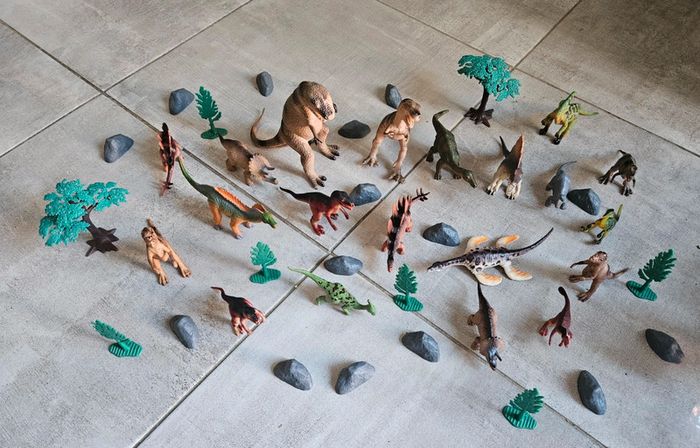 Set figurines monde dinosaures - photo numéro 2
