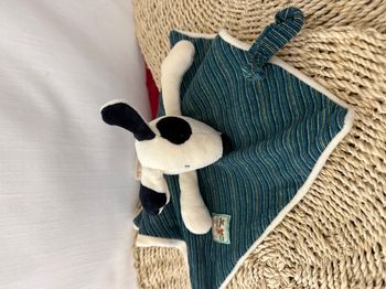 Doudou plat Julius chien MOULIN ROTY La Grande famille vert beige