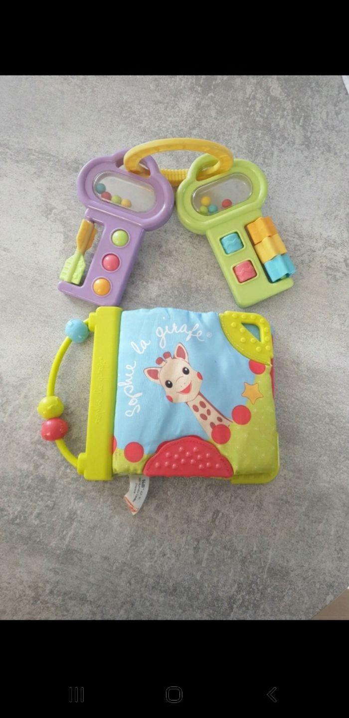 Jeux bébé livre Sophie la girafe