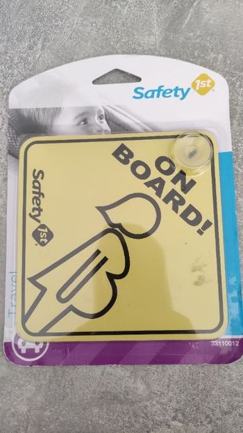 Bébé à bord voiture