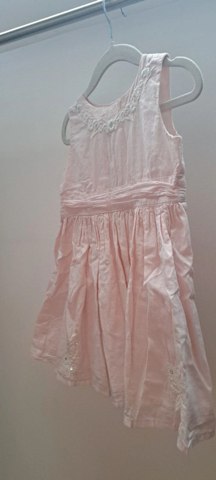 Jolie robe rose clair