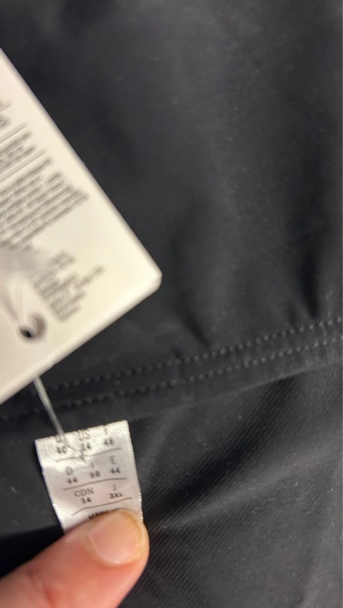 Maillot de bain de natation neuf Adidas taille 46 - photo numéro 7