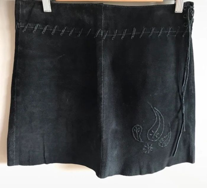 Jupe en cuir retournée / daim