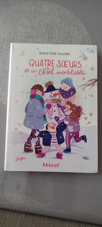 Livre Quatre soeurs et un Noël inoubliable