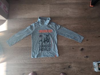 Col roulé léger jurassic world 8 ans