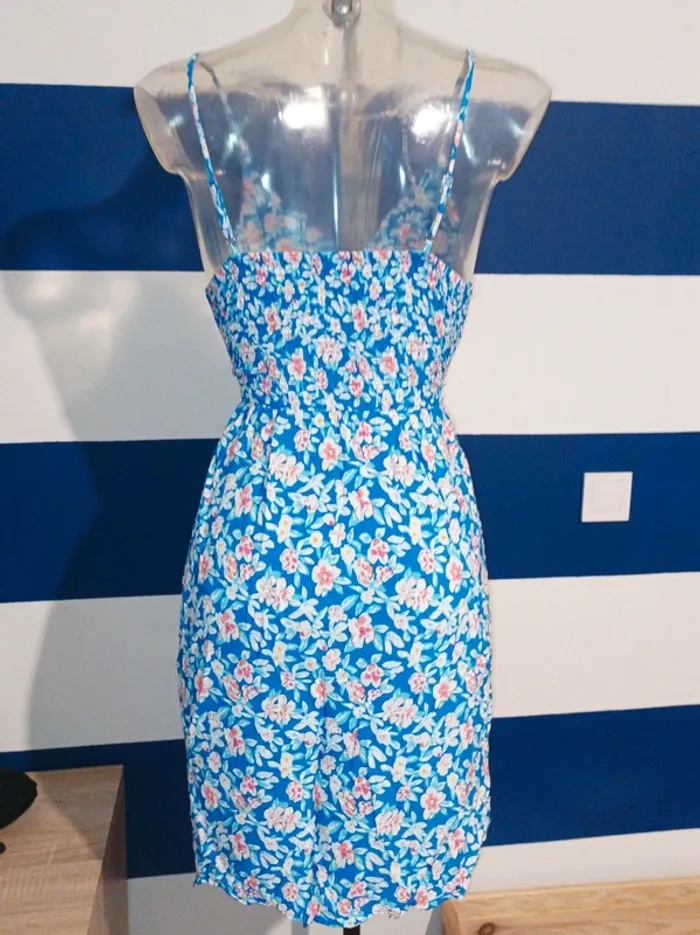 Jolie robe bleue fleuri femme taille 42/44 - photo numéro 3