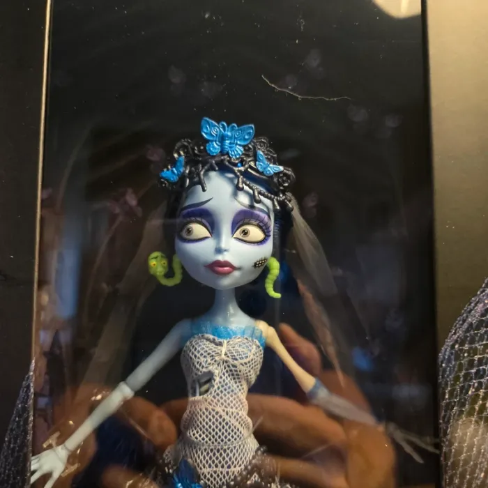 Skullector Monster High le jour des morts et Emily noce funèbre - photo numéro 4
