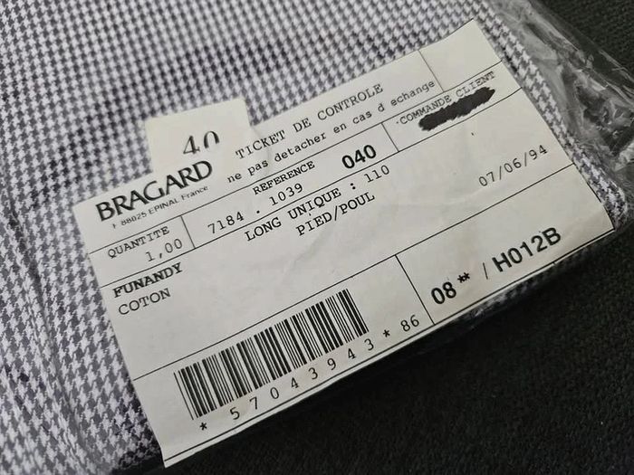 Pantalon de cuisinier.
Bragard.
Taille : 40.
Neuf, mais petite tache à l'intérieur (voir photos). - photo numéro 2