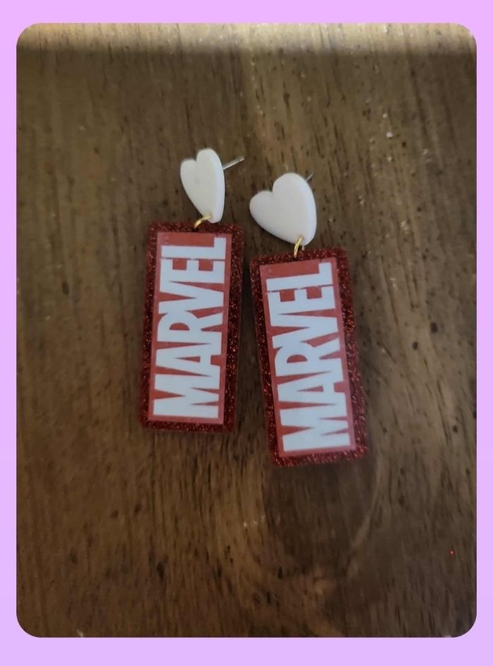 Boucles d'oreilles marvel