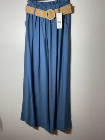 Pantalon large + ceinture femme taille unique (38-46)- new collection - neuf avec étiquette