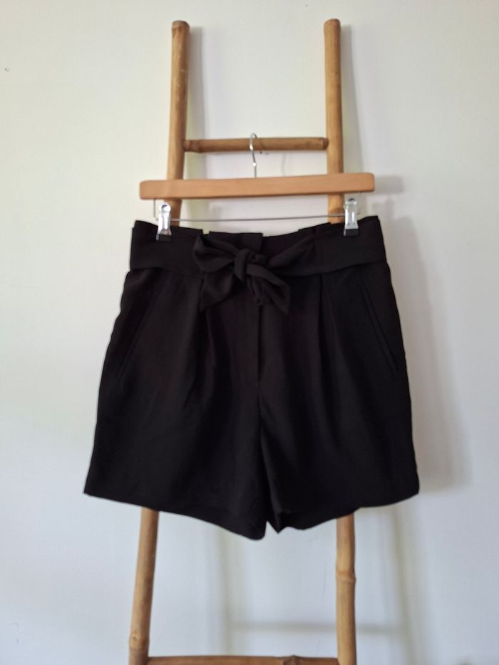 Short taille haute H&M 38