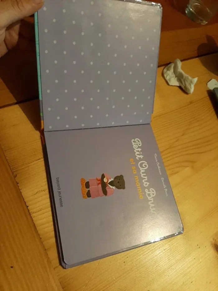 Livre petit ours brun et sa mamie - photo numéro 2