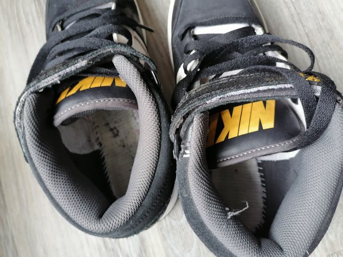 Sneaker noir et blanc pour homme avec inscription jaune - Nike - photo numéro 5