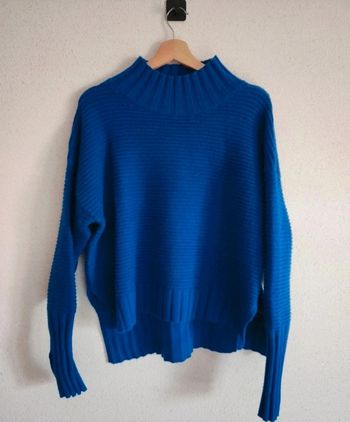 Pull bleu électrique côtelé – Col montant – Taille M