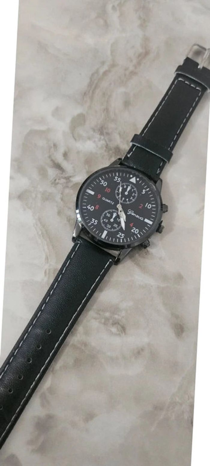 Montre neuve pour homme