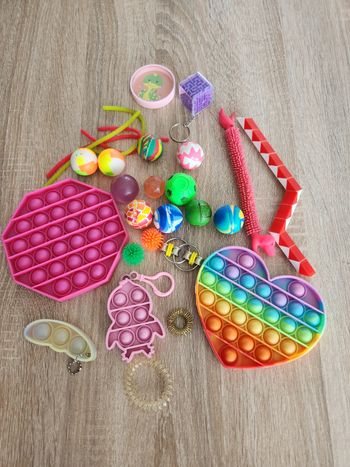 Lot petits jouets