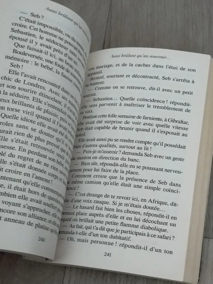 2en1 romans inédits Un noël avec toi et Aussi brûlant qu'un souvenir - photo numéro 6