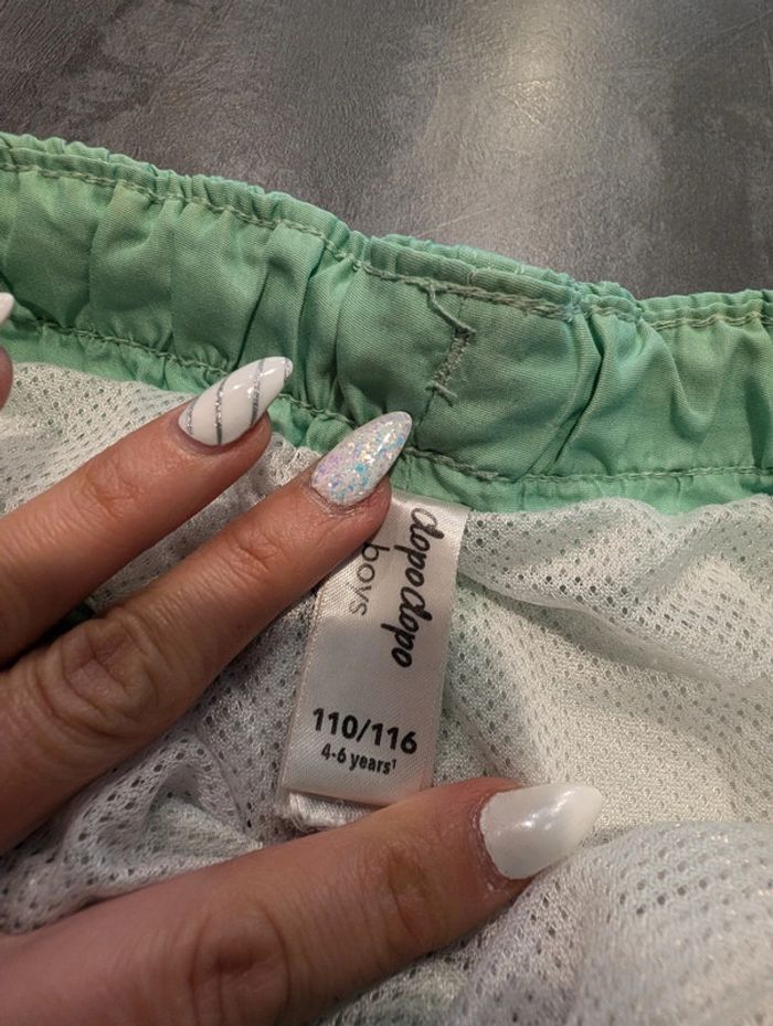 Short de bain garçon 4/6 ans comme NEUF - photo numéro 3