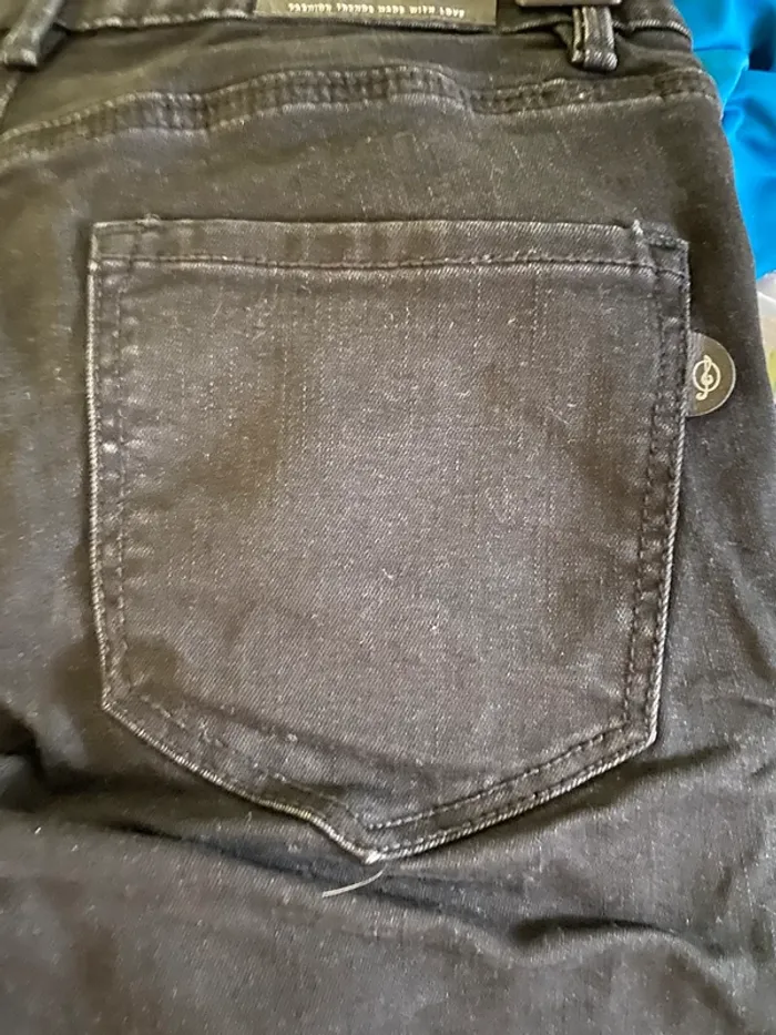 Pantalon jeans noir Stradivarius Taille 38 - UK 10 - photo numéro 2