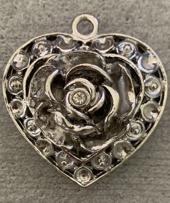 Pendentif en forme de cœur