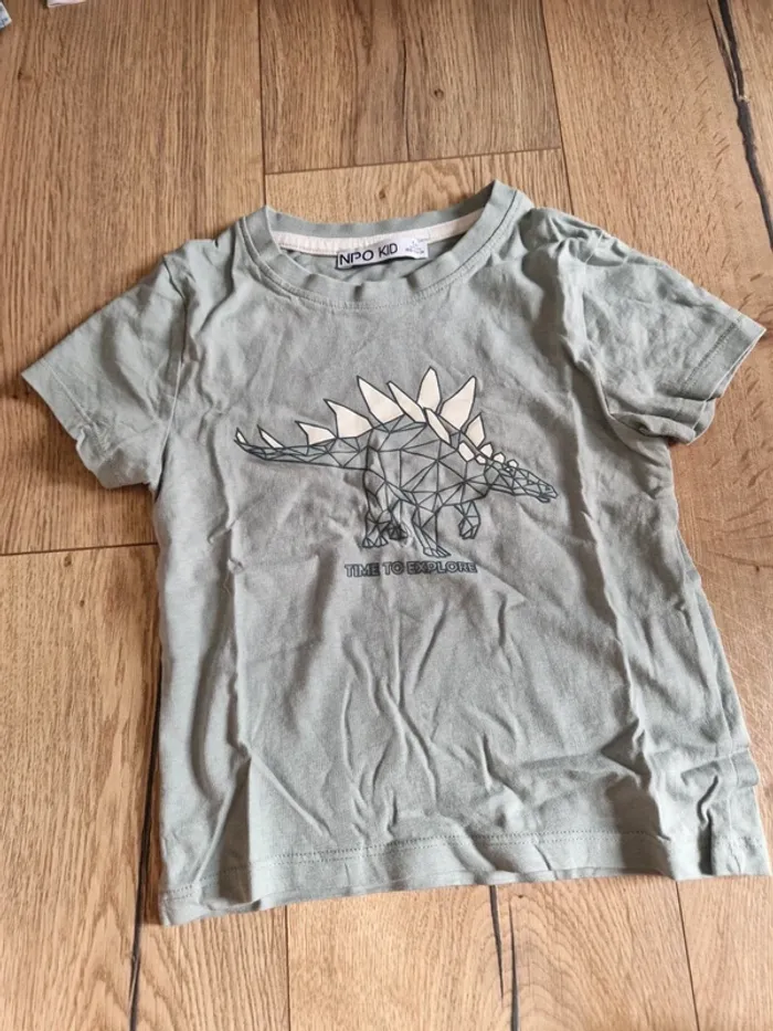 Tee-shirt dinosaures