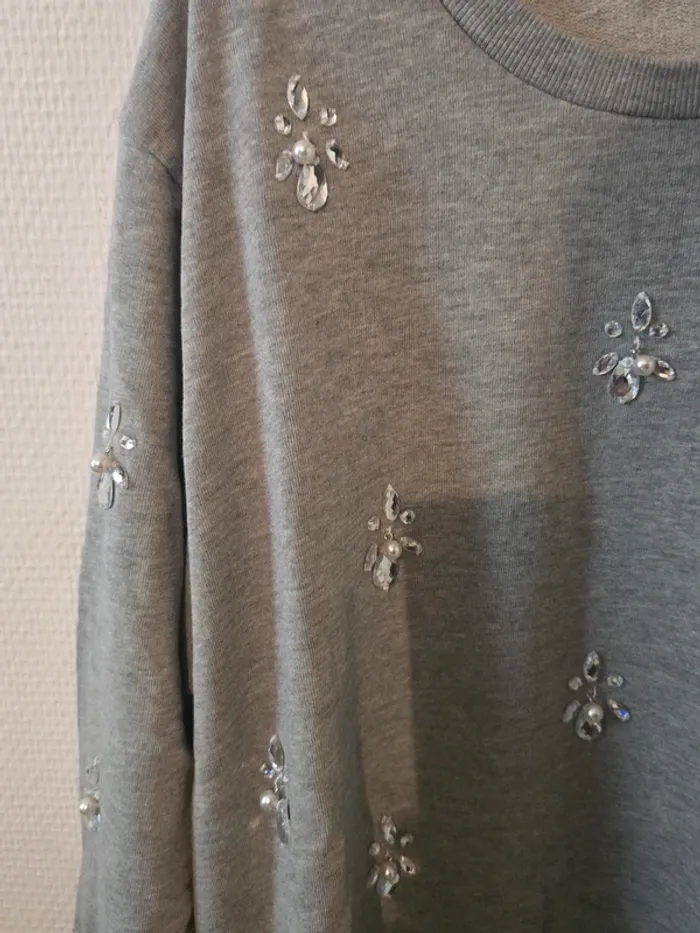 Pull avec perles - photo numéro 2