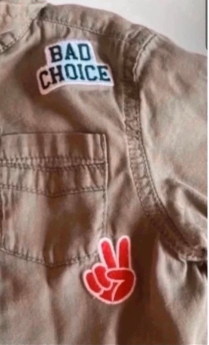 Chemise / Sur chemise TRÈS BON ÉTAT pour garçon taille 2 ans / 92 cms  couleur kaki - photo numéro 4