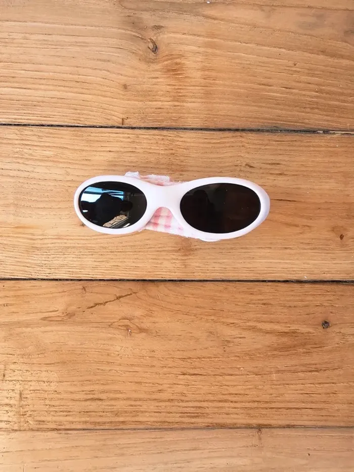 Lunettes de soleil bébé fille béaba nourisson 0 à 6 mois rose et blanc bandeau ajustable - photo numéro 4