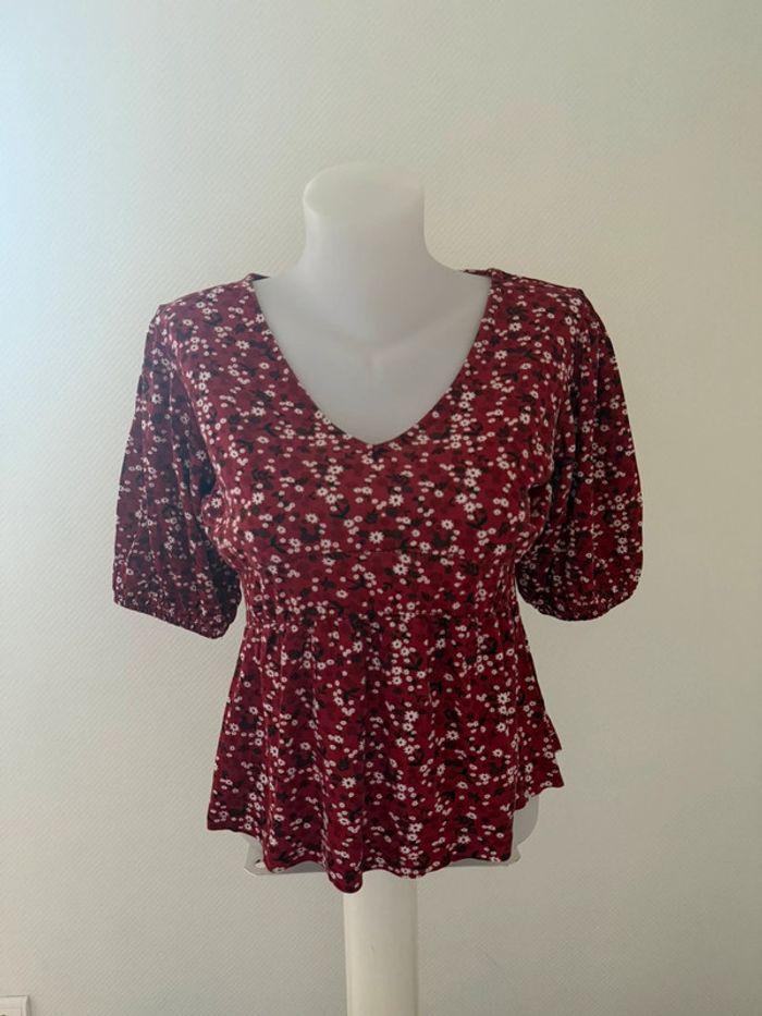 Blouse rouge à fleur en très bon état taille XS rainbow