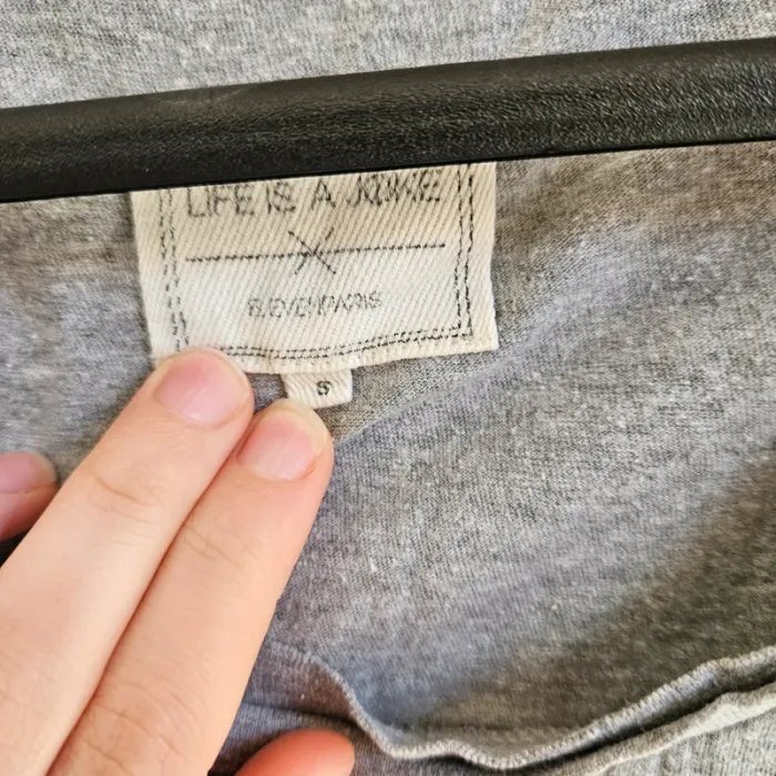 T-shirt gris Life is a joke - photo numéro 3