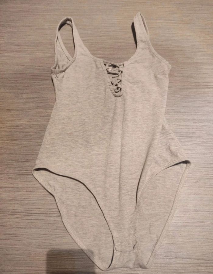 Body h&m à lacets - Dressing trié par tailles - photo numéro 3