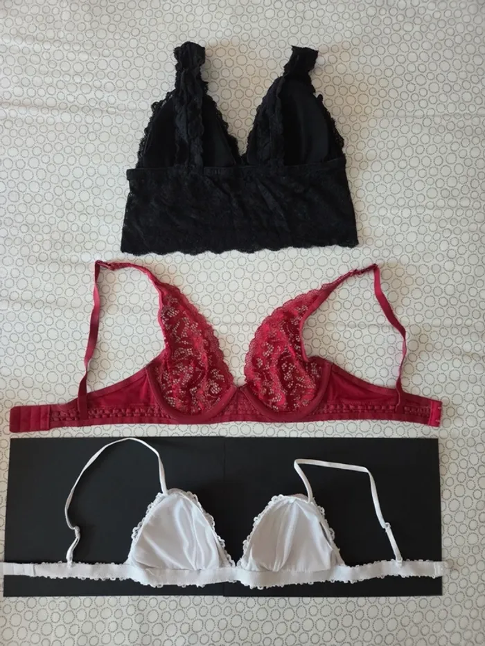 Lot de 3 soutien-gorges bralettes en dentelle - photo numéro 2