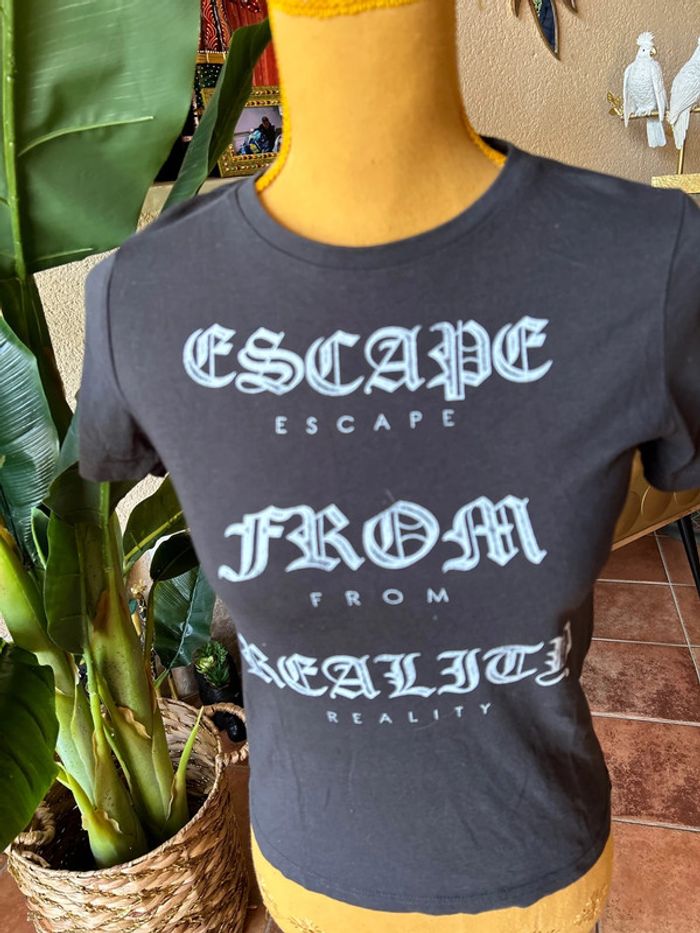 Kiabi t shirt neuf taille 10 ans - photo numéro 2