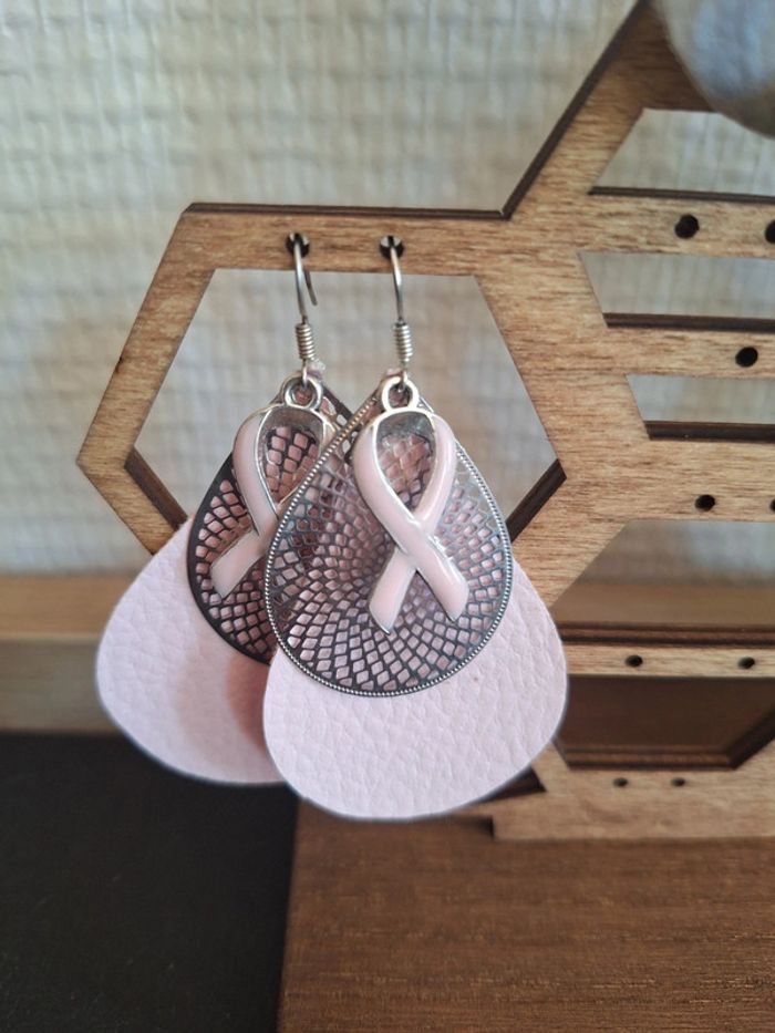 Boucle d'oreilles octobre rose