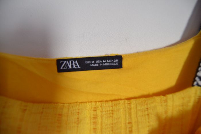 Robe jaune Zara M – bretelles ethniques noires & blanches, style été - photo numéro 2