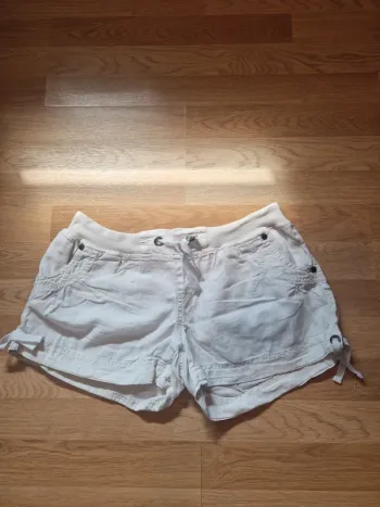 Short court blanc
